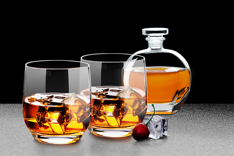 Most people are unaware of the benefits of drinking from a glass Most people are unaware of the benefits of drinking from a glass